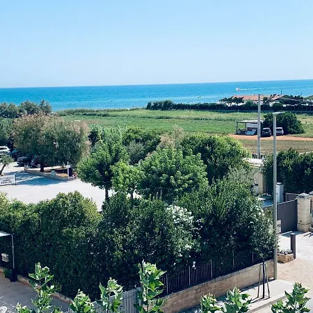 Casamare 83 * Torre Canne